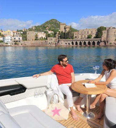 Yachting face au Chateau de La Napoule