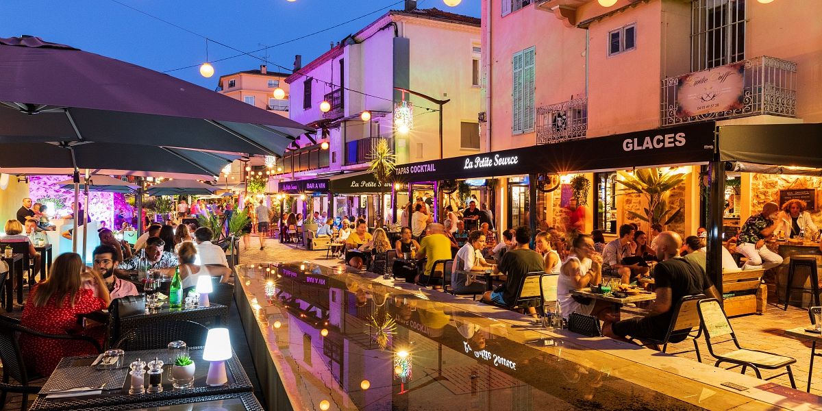 Un verre, une glace ?