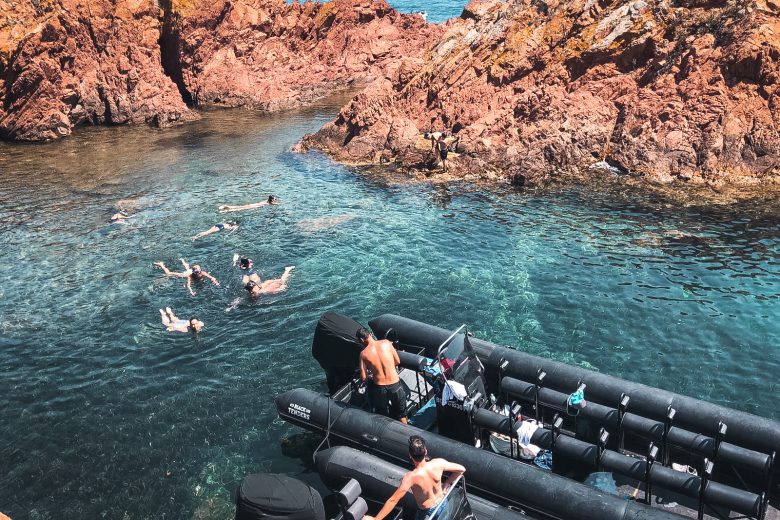 Excursion calanques de l’Estérel – Black Tenders (2h30)_Mandelieu-La Napoule