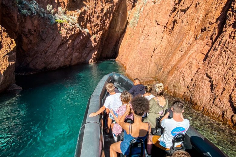 Excursion calanques de l’Estérel – Black Tenders (2h30)_Mandelieu-La Napoule