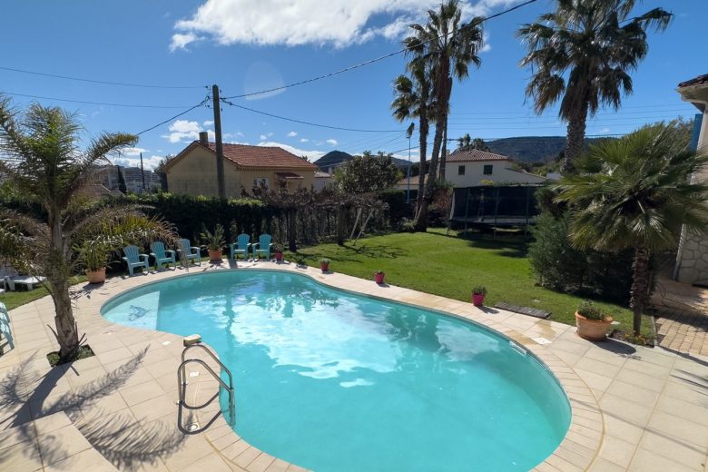 M. BAKKER – 2 appartements dans villa_Mandelieu-La Napoule