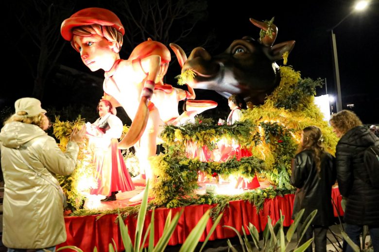 Village « Fête du Mimosa » et Parade Nocturne_Mandelieu-La Napoule