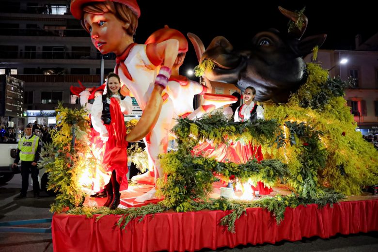 Village « Fête du Mimosa » et Parade Nocturne_Mandelieu-La Napoule