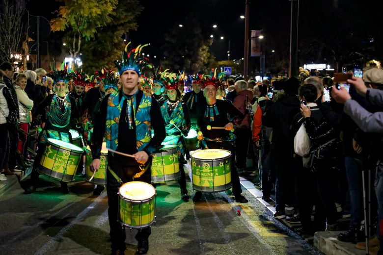 Village « Fête du Mimosa » et Parade Nocturne_Mandelieu-La Napoule