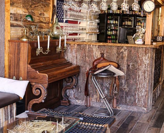 Bar et Tapas Le Saloon